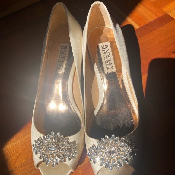 Badgley Mischka Cream Heels with Crystal Embellishments - Picture 1 of 6